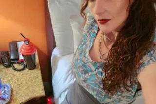 **PETITE REDHEAD AVAIL. NOW** - Image 1